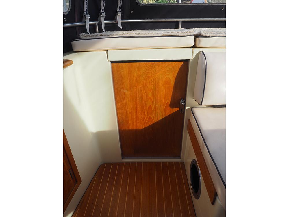 Aft cabin, Accommodation